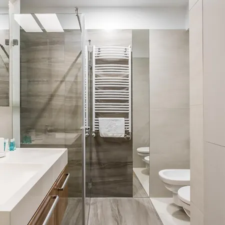 Sanhaus - Capri - 200 Metrow Od Plazy I Deptaka דירה